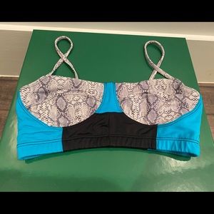 Onzie sports bra (new without tag)